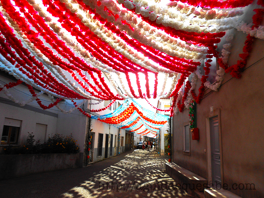 mação pereiro ruas enfeitadas portugal viagens centro aldeia