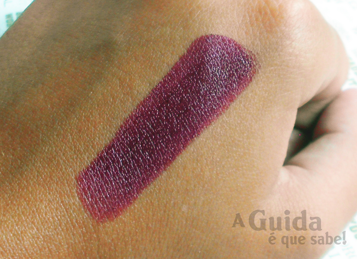 batom avon vixen review swatch resenha opinião make up maquilhagem blog beleza beauty burgundy